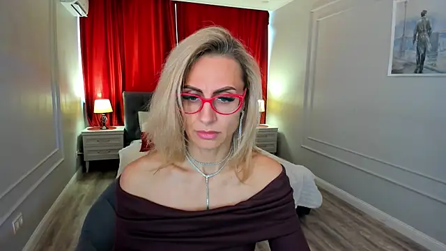 MuseOfStage élő XXX-chatje