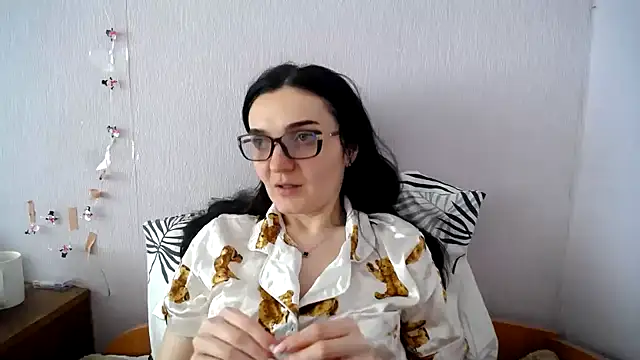 Shiny_gine live XXX chat