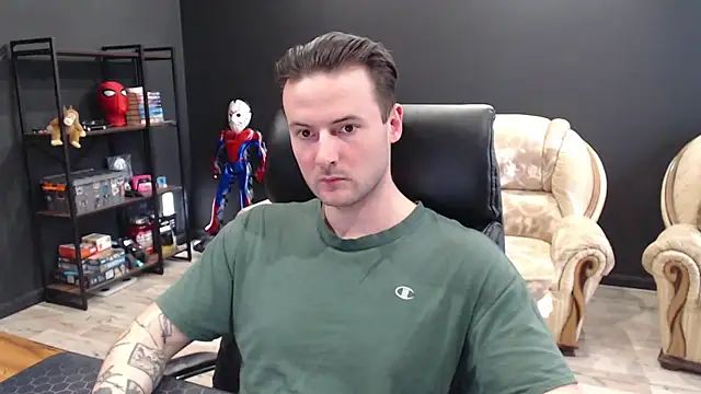 Show modela MihasikD na web-kameri