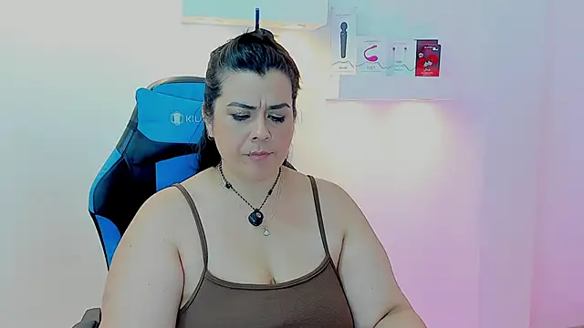 martina_foxy_'s Live XXX Chat