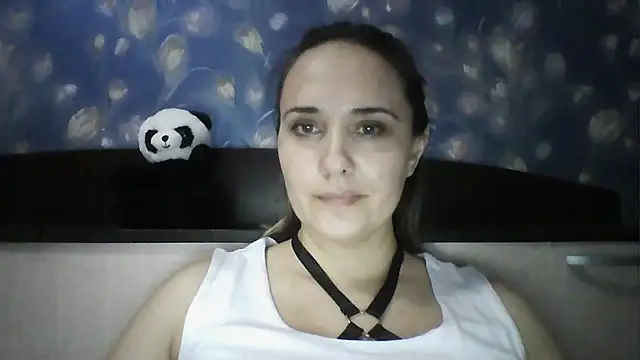 Alisa07qw Adlı Modelin Canlı XXX Sohbeti