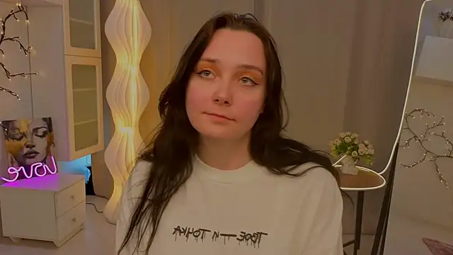 KaraNeagle Chat XXX in diretta