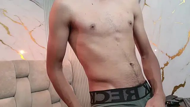 MOgekobig19 Show in webcam