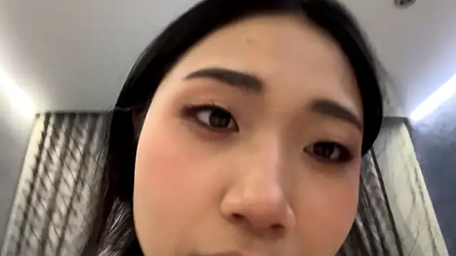 SweetMiaXO: вебкам-шоу