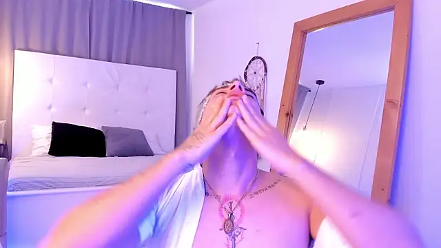 Thiago_2003_n Live XXX chat