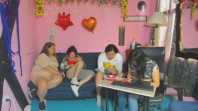 lesbiancuple élő XXX-chatje