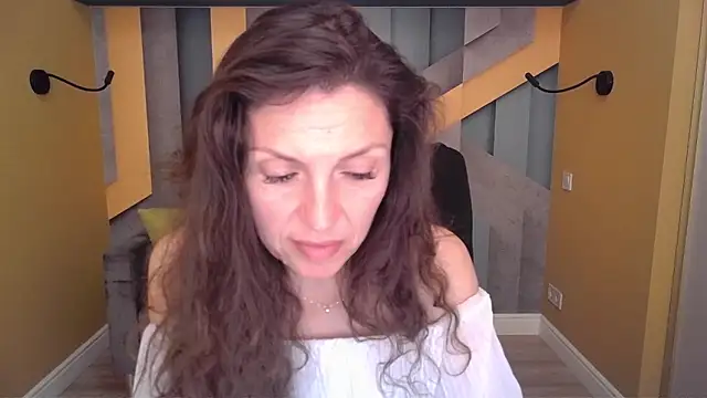 EllaLong live XXX chat