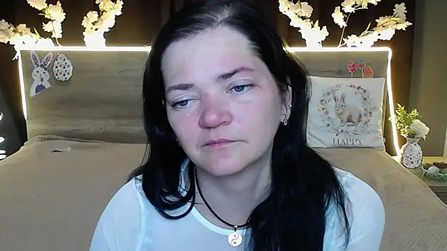 LauraFinnのライブXXXチャット