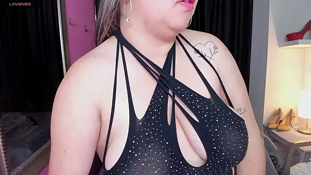 ScarletBigTitties live XXX chat