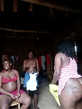 holygrail001: διαδικτυακό σόου στην κάμερα