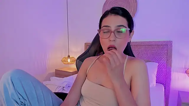 Онлайн чат XXX desireee_