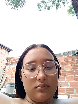 young_dairy01's Live XXX Chat