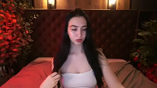 Chat +18 de WildKittenX_ ao vivo