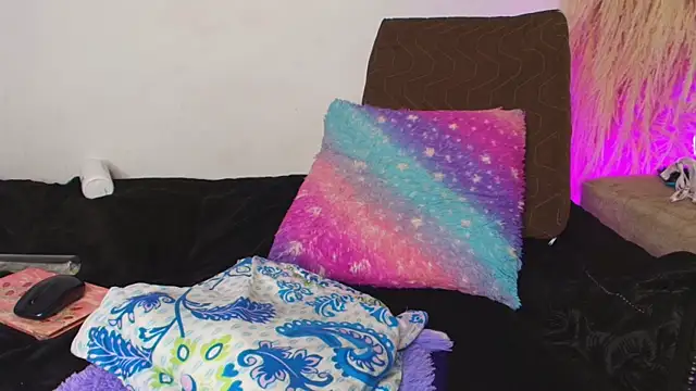 NatashaEgnath Chat XXX live