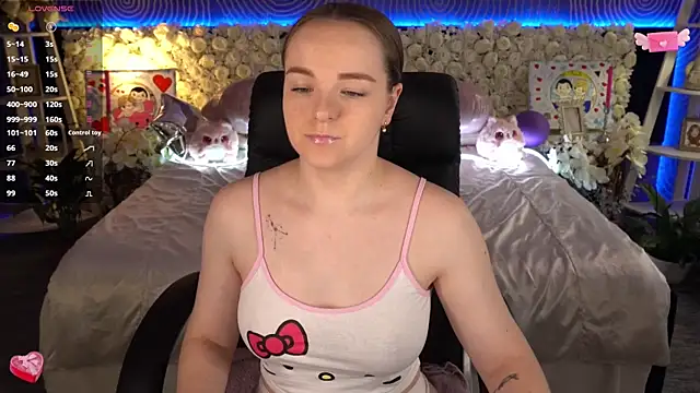 FoxyShy Chat XXX in diretta