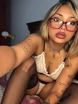 lolavixennのライブXXXチャット