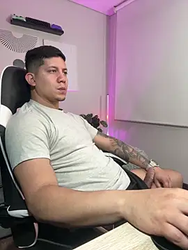 Chatroom XXX en direct de _robertobaggioo