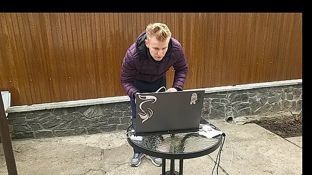 Вебкам-шоу Vuitton