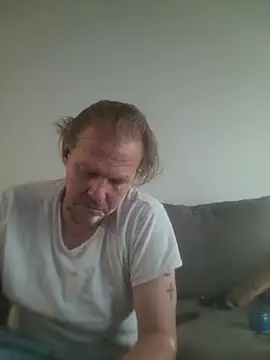 yourMasterisBored élő XXX-chatje