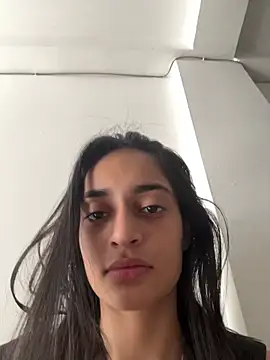 leilani_X Adlı Modelin Canlı XXX Sohbeti