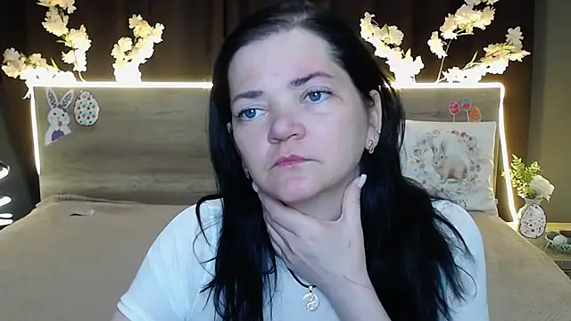 LauraFinn Chat XXX live