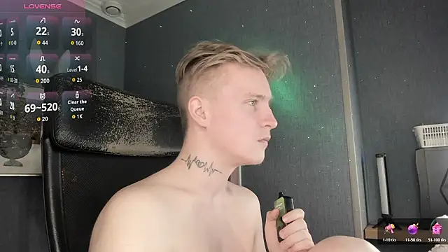 Chatroom XXX en direct de AlexxSweet