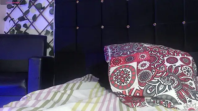 charlotte_brawn Pertunjukan Webcam