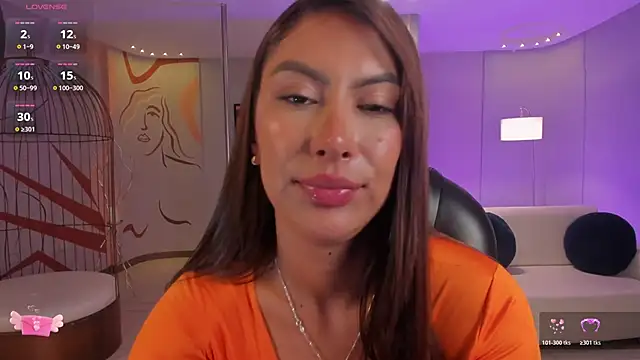 ArianaDumont 现场XXX聊天