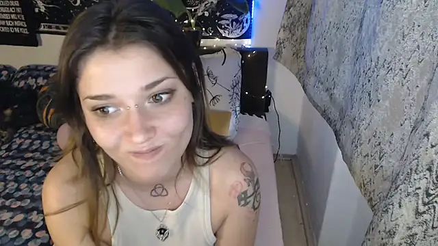 AlienforTwenty Chat XXX in diretta