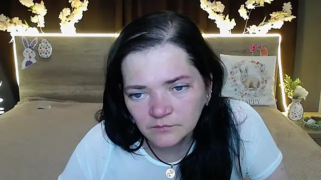 Show modela LauraFinn na web-kameri