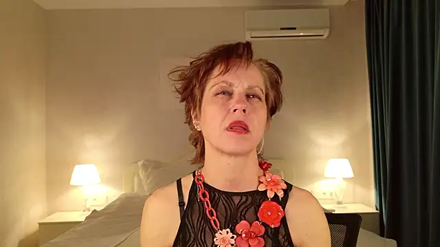 LioraWeissのライブXXXチャット