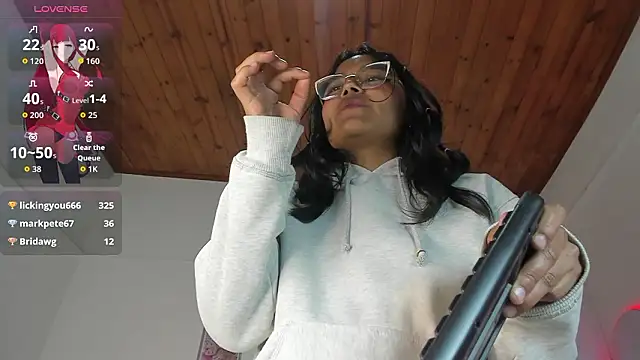 Chat +18 de luna_velveth ao vivo