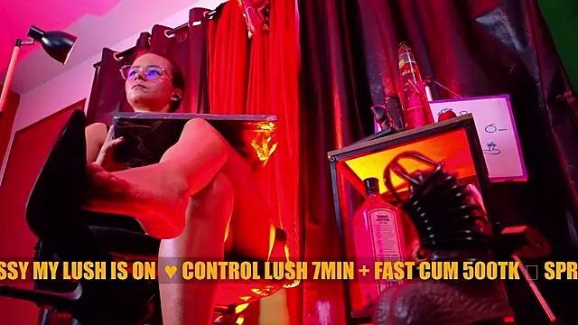 Webkamerová show MistressSlut1