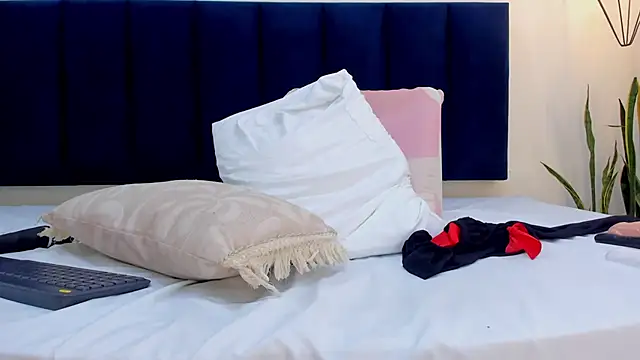 mayaevansmg élő XXX-chatje