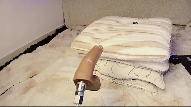 Madeline_Dreams élő XXX-chatje