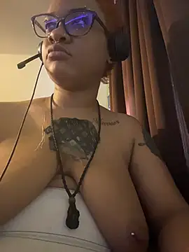 nickytheehawtien Live XXX chat