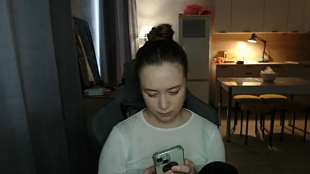 _lalune_'s Live XXX Chat