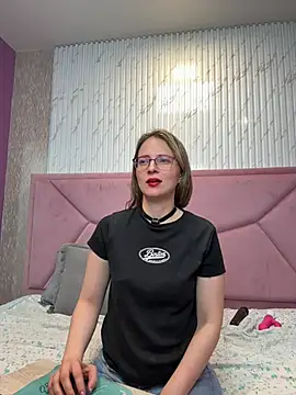 Chatroom XXX en direct de AmbeerWood_