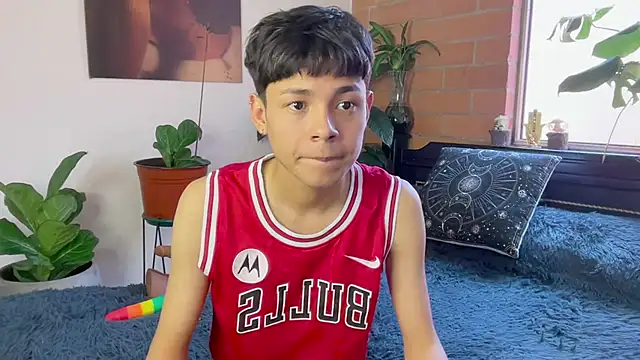 แชท XXX สดของ Andy_Belier23