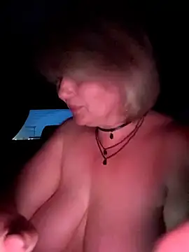 XXX chat uživo modela LadiNika