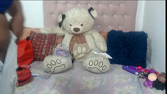 Negrabig Adlı Modelin Canlı XXX Sohbeti