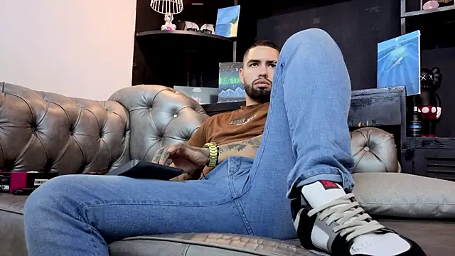 matteosantos: онлайн-секс-чат