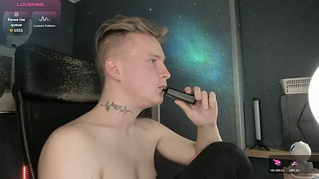 AlexxSweet 现场XXX聊天