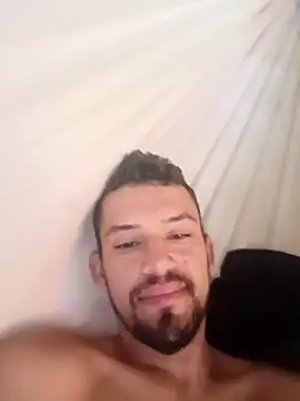 Show modela Crisjo29 na web-kameri