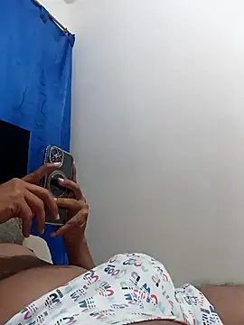 venezolano25: διαδικτυακό σόου στην κάμερα