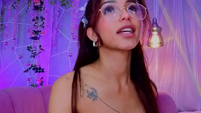 Chat +18 de EmmyCortez ao vivo