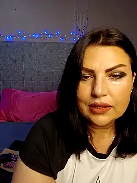 kataleya94 Adlı Modelin Canlı XXX Sohbeti