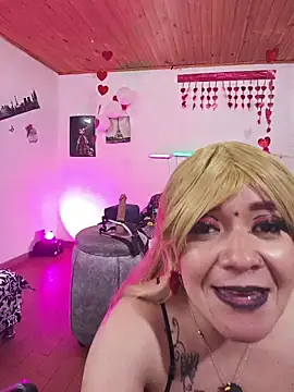 keila_j Adlı Modelin Canlı XXX Sohbeti