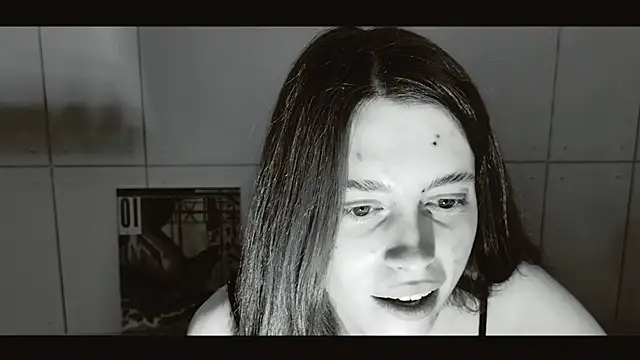 Yoka_paradoXXX Adlı Modelin Canlı XXX Sohbeti