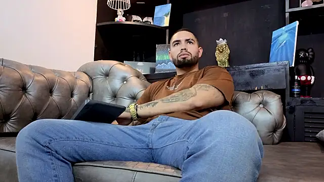 matteosantos Adlı Modelin Canlı XXX Sohbeti